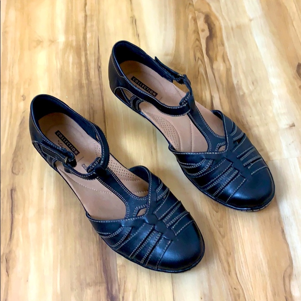 Clarks soft cushion shoes, leather upper